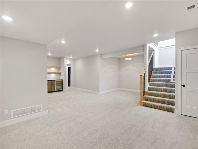 22023 94th Street, Lenexa, Kansas, 4 Bedrooms Bedrooms, 0 ,3 BathroomsBathrooms,Residential,For Sale,94th,0,HMS2511585
