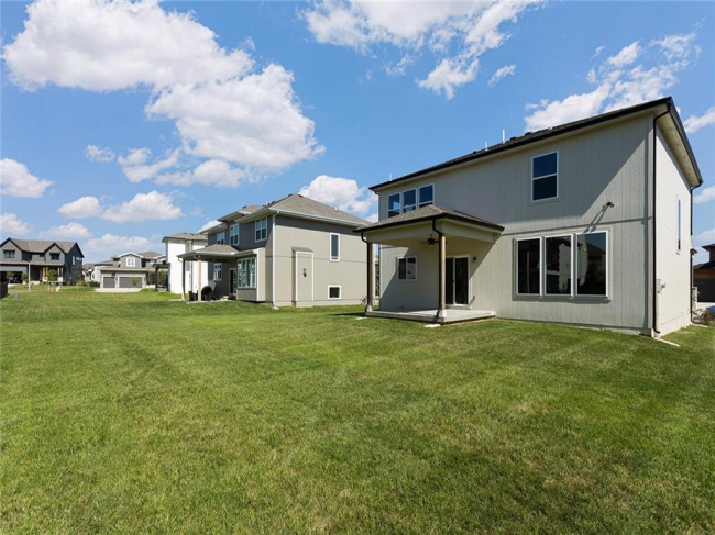 13408 178th Street, Overland Park, Kansas, 4 Bedrooms Bedrooms, 0 ,3 BathroomsBathrooms,Residential,For Sale,178th,0,HMS2522278