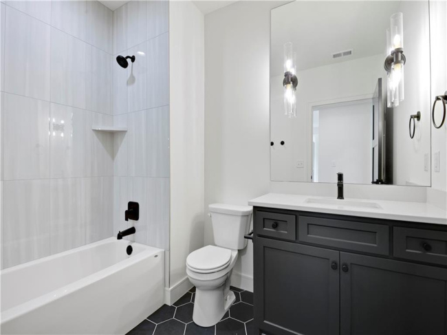 24909 98th Place, Lenexa, Kansas, 4 Bedrooms Bedrooms, 0 ,3 BathroomsBathrooms,Residential,For Sale,98th,0,HMS2530448