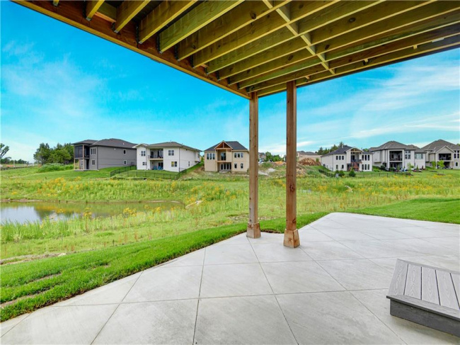 24909 98th Place, Lenexa, Kansas, 4 Bedrooms Bedrooms, 0 ,3 BathroomsBathrooms,Residential,For Sale,98th,0,HMS2530448