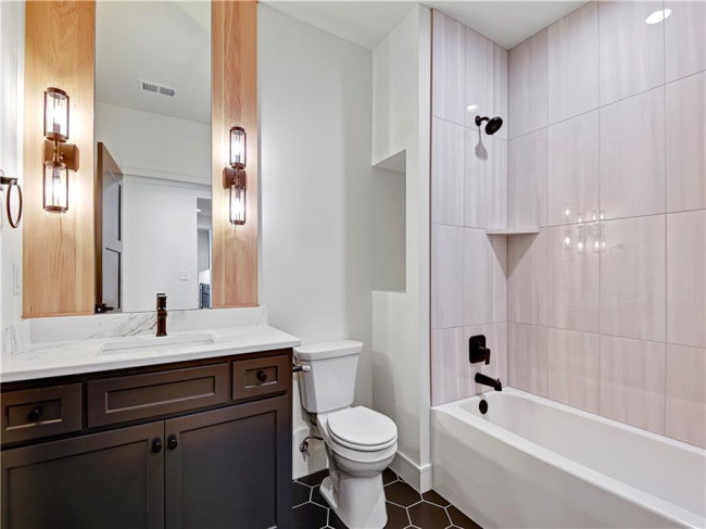 25126 98th Place, Lenexa, Kansas, 4 Bedrooms Bedrooms, 0 ,3 BathroomsBathrooms,Residential,For Sale,98th,0,HMS2538481