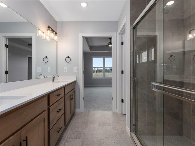 13458 179th Terrace, Overland Park, Kansas, 4 Bedrooms Bedrooms, 0 ,3 BathroomsBathrooms,Residential,For Sale,179th,0,HMS2556246