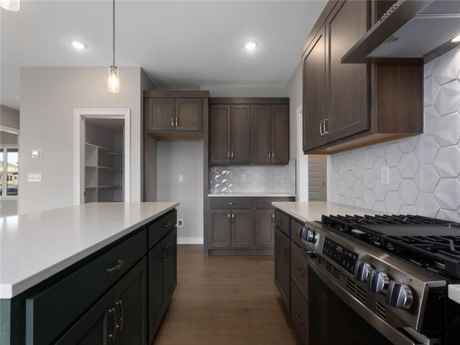 13313 179th Street, Overland Park, Kansas, 5 Bedrooms Bedrooms, 0 ,4 BathroomsBathrooms,Residential,For Sale,179th,0,HMS2557572