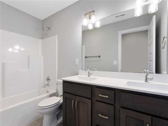 13313 179th Street, Overland Park, Kansas, 5 Bedrooms Bedrooms, 0 ,4 BathroomsBathrooms,Residential,For Sale,179th,0,HMS2557572