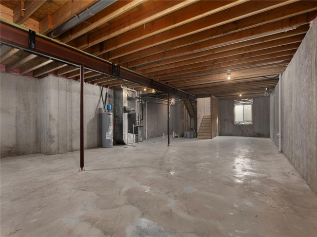 13313 179th Street, Overland Park, Kansas, 5 Bedrooms Bedrooms, 0 ,4 BathroomsBathrooms,Residential,For Sale,179th,0,HMS2557572