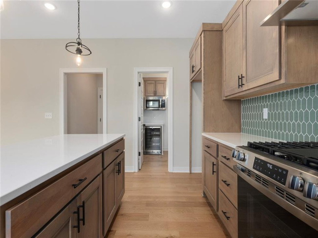 13309 179th Street, Overland Park, Kansas, 5 Bedrooms Bedrooms, 0 ,4 BathroomsBathrooms,Residential,For Sale,179th,0,HMS2557599