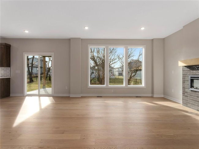 13305 179th Street, Overland Park, Kansas, 4 Bedrooms Bedrooms, 0 ,3 BathroomsBathrooms,Residential,For Sale,179th,0,HMS2557605