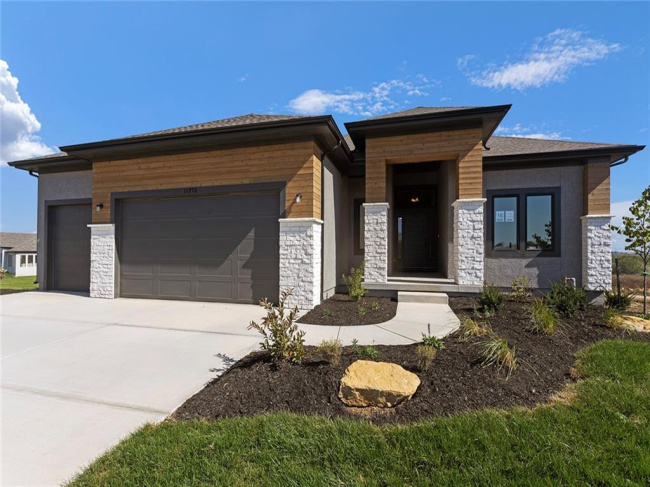 11275 Gleason Road, Olathe, Kansas, 4 Bedrooms Bedrooms, 0 ,3 BathroomsBathrooms,Residential,For Sale,Gleason,0,HMS2561802
