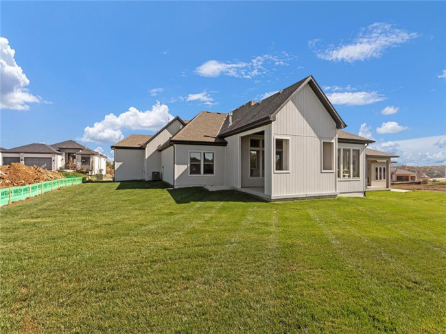 11236 Sunray Drive, Olathe, Kansas, 4 Bedrooms Bedrooms, 0 ,3 BathroomsBathrooms,Residential,For Sale,Sunray,0,HMS2561807