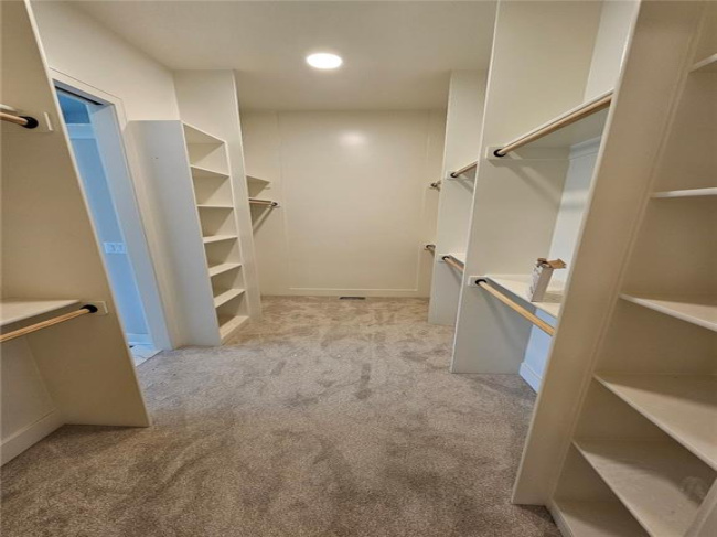 11242 Sunray Drive, Olathe, Kansas, 4 Bedrooms Bedrooms, 0 ,3 BathroomsBathrooms,Residential,For Sale,Sunray,0,HMS2565097