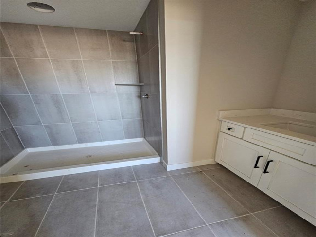 11271 Sunray Drive, Olathe, Kansas, 4 Bedrooms Bedrooms, 0 ,4 BathroomsBathrooms,Residential,For Sale,Sunray,0,HMS2565104