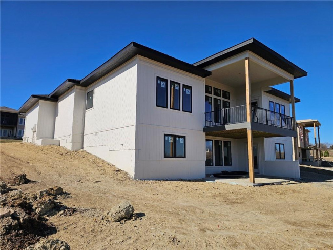 11271 Sunray Drive, Olathe, Kansas, 4 Bedrooms Bedrooms, 0 ,4 BathroomsBathrooms,Residential,For Sale,Sunray,0,HMS2565104