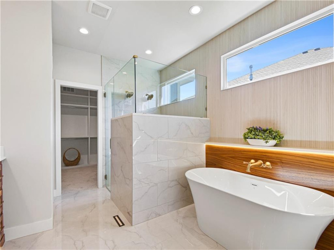 24916 98th Place, Lenexa, Kansas, 4 Bedrooms Bedrooms, 0 ,4 BathroomsBathrooms,Residential,For Sale,98th,0,HMS2567020
