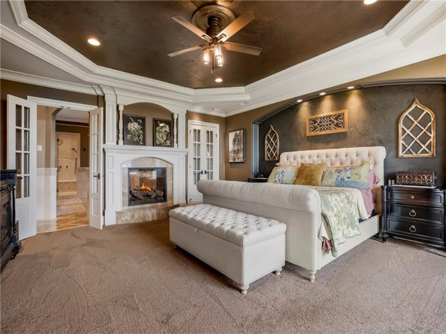 27596 Highland Circle, Olathe, Kansas, 7 Bedrooms Bedrooms, 0 ,7 BathroomsBathrooms,Residential,For Sale,Highland,0,HMS2572231