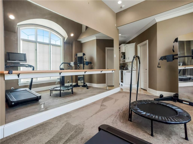 27596 Highland Circle, Olathe, Kansas, 7 Bedrooms Bedrooms, 0 ,7 BathroomsBathrooms,Residential,For Sale,Highland,0,HMS2572231