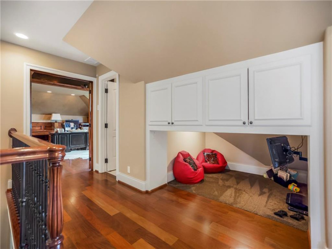 27596 Highland Circle, Olathe, Kansas, 7 Bedrooms Bedrooms, 0 ,7 BathroomsBathrooms,Residential,For Sale,Highland,0,HMS2572231