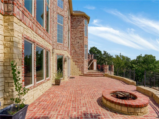 27596 Highland Circle, Olathe, Kansas, 7 Bedrooms Bedrooms, 0 ,7 BathroomsBathrooms,Residential,For Sale,Highland,0,HMS2572231