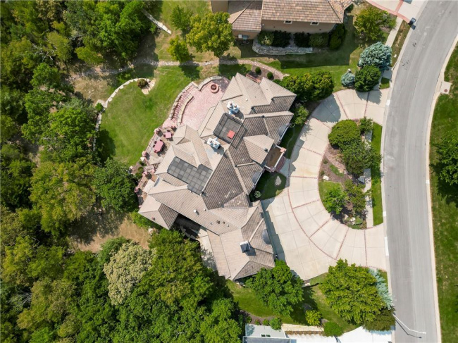 27596 Highland Circle, Olathe, Kansas, 7 Bedrooms Bedrooms, 0 ,7 BathroomsBathrooms,Residential,For Sale,Highland,0,HMS2572231