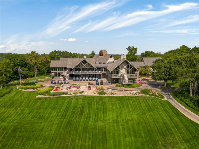 27596 Highland Circle, Olathe, Kansas, 7 Bedrooms Bedrooms, 0 ,7 BathroomsBathrooms,Residential,For Sale,Highland,0,HMS2572231
