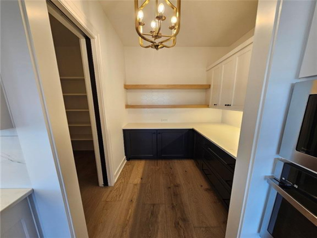 11289 Sunray Drive, Olathe, Kansas, 4 Bedrooms Bedrooms, 0 ,3 BathroomsBathrooms,Residential,For Sale,Sunray,0,HMS2577069