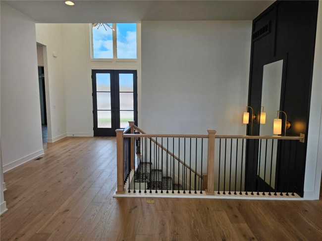 11289 Sunray Drive, Olathe, Kansas, 4 Bedrooms Bedrooms, 0 ,3 BathroomsBathrooms,Residential,For Sale,Sunray,0,HMS2577069