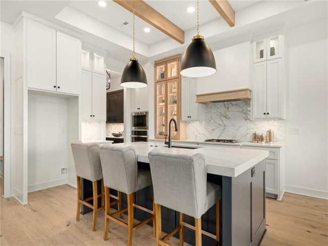 11233 Sunray Drive, Olathe, Kansas, 4 Bedrooms Bedrooms, 0 ,3 BathroomsBathrooms,Residential,For Sale,Sunray,0,HMS2577071