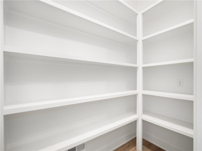 11233 Sunray Drive, Olathe, Kansas, 4 Bedrooms Bedrooms, 0 ,3 BathroomsBathrooms,Residential,For Sale,Sunray,0,HMS2577071