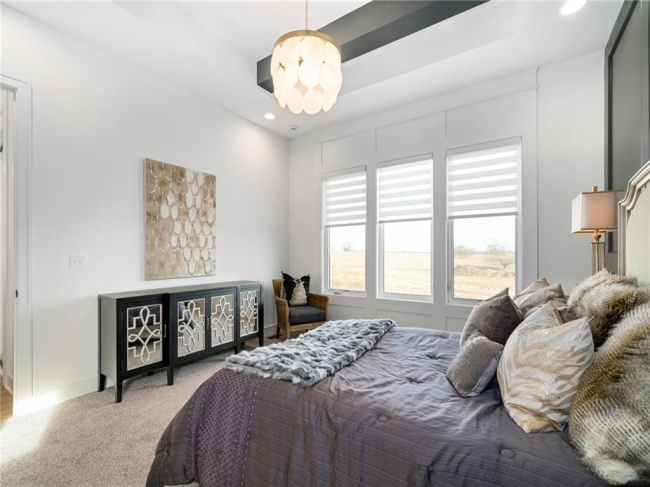 11233 Sunray Drive, Olathe, Kansas, 4 Bedrooms Bedrooms, 0 ,3 BathroomsBathrooms,Residential,For Sale,Sunray,0,HMS2577071