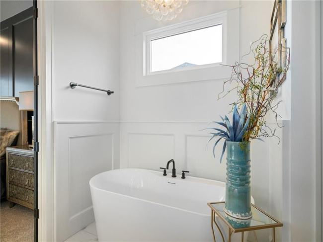 11233 Sunray Drive, Olathe, Kansas, 4 Bedrooms Bedrooms, 0 ,3 BathroomsBathrooms,Residential,For Sale,Sunray,0,HMS2577071