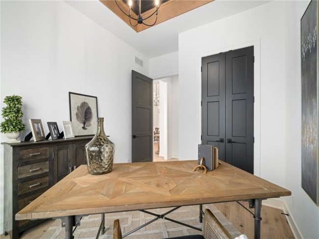 11233 Sunray Drive, Olathe, Kansas, 4 Bedrooms Bedrooms, 0 ,3 BathroomsBathrooms,Residential,For Sale,Sunray,0,HMS2577071