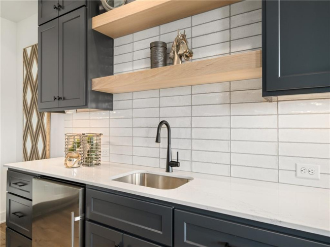 11233 Sunray Drive, Olathe, Kansas, 4 Bedrooms Bedrooms, 0 ,3 BathroomsBathrooms,Residential,For Sale,Sunray,0,HMS2577071