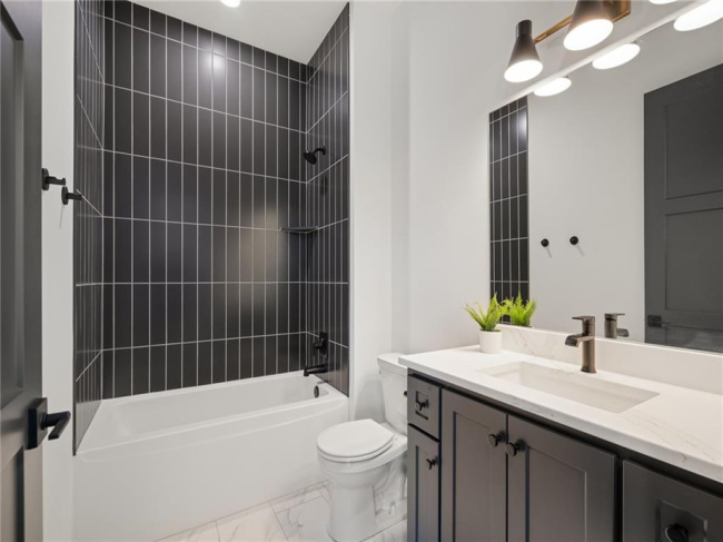 11233 Sunray Drive, Olathe, Kansas, 4 Bedrooms Bedrooms, 0 ,3 BathroomsBathrooms,Residential,For Sale,Sunray,0,HMS2577071