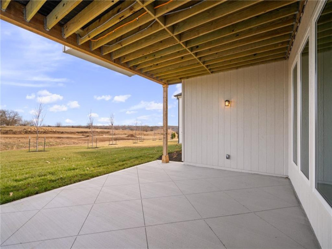 11233 Sunray Drive, Olathe, Kansas, 4 Bedrooms Bedrooms, 0 ,3 BathroomsBathrooms,Residential,For Sale,Sunray,0,HMS2577071