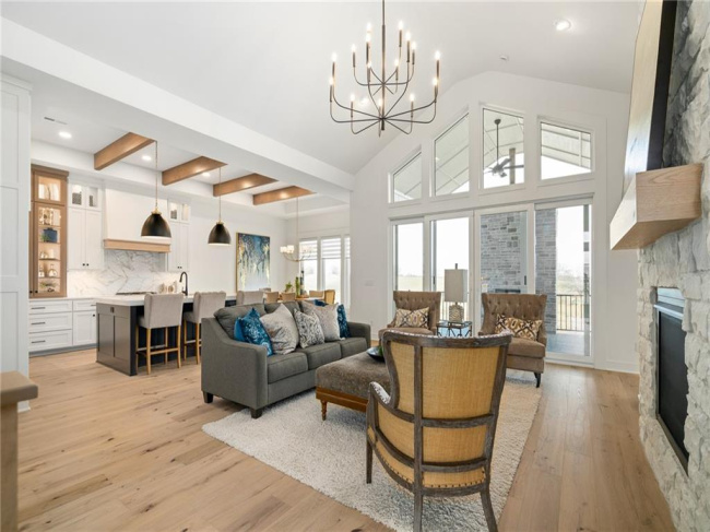 11233 Sunray Drive, Olathe, Kansas, 4 Bedrooms Bedrooms, 0 ,3 BathroomsBathrooms,Residential,For Sale,Sunray,0,HMS2577071