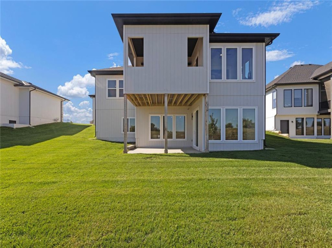 11221 Sunray Drive, Olathe, Kansas, 4 Bedrooms Bedrooms, 0 ,3 BathroomsBathrooms,Residential,For Sale,Sunray,0,HMS2577073