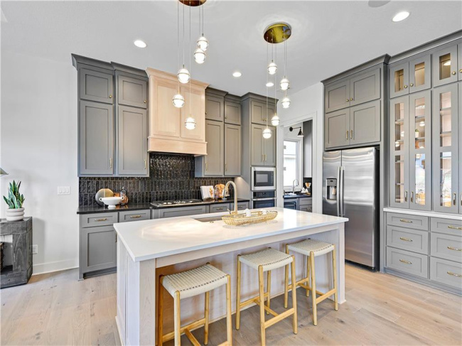 22105 94th Terrace, Lenexa, Kansas, 5 Bedrooms Bedrooms, 0 ,3 BathroomsBathrooms,Residential,For Sale,94th,0,HMS2577389