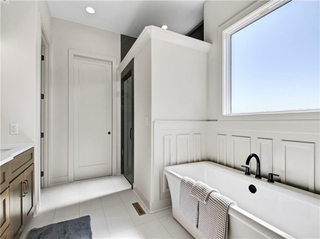 22105 94th Terrace, Lenexa, Kansas, 5 Bedrooms Bedrooms, 0 ,3 BathroomsBathrooms,Residential,For Sale,94th,0,HMS2577389