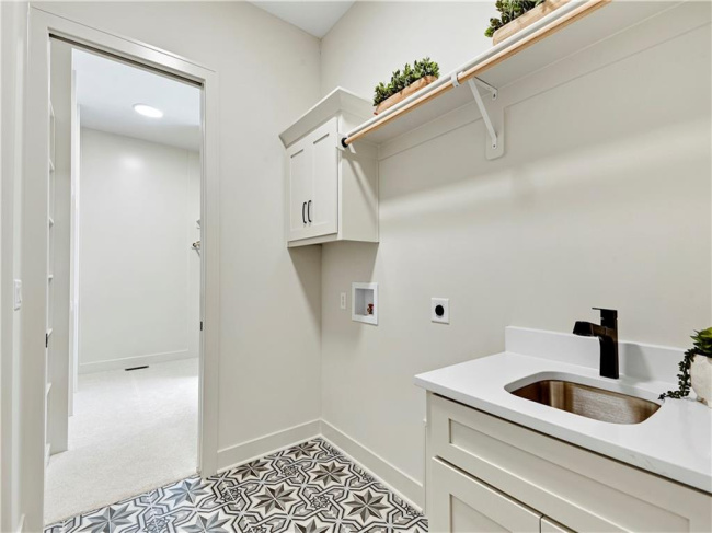 22105 94th Terrace, Lenexa, Kansas, 5 Bedrooms Bedrooms, 0 ,3 BathroomsBathrooms,Residential,For Sale,94th,0,HMS2577389