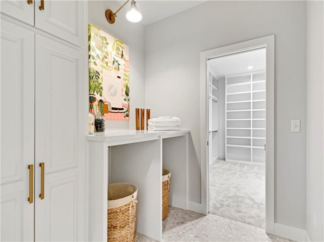 24949 98th Place, Lenexa, Kansas, 4 Bedrooms Bedrooms, 0 ,4 BathroomsBathrooms,Residential,For Sale,98th,0,HMS2586591 24949 98th Place, Lenexa, Kansas, 4 Bedrooms Bedrooms, 0 ,4 BathroomsBathrooms,Residential,For Sale,98th,0,HMS2586591