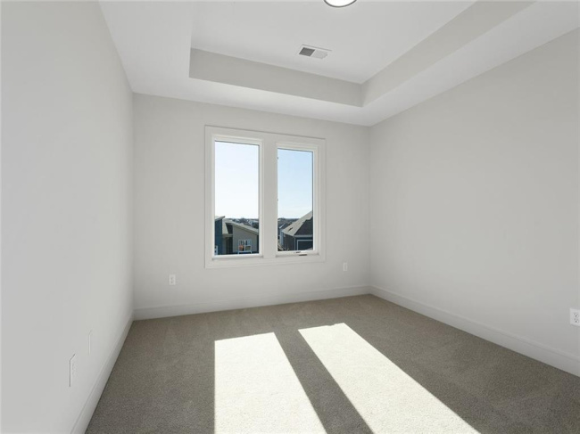 **Please Note - Photos are from a similar model.** **Please Note - Photos are from a similar model.**