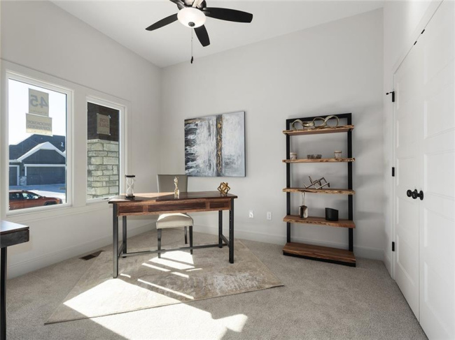 **Please Note - Photos are from a similar model.** **Please Note - Photos are from a similar model.**