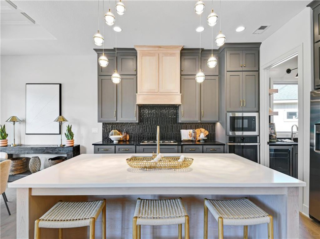 22097 93rd Terrace, Lenexa, Kansas, 5 Bedrooms Bedrooms, 0 ,3 BathroomsBathrooms,Residential,For Sale,93rd,0,HMS2592942