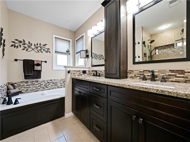 18995 116th Street, Olathe, Kansas, 4 Bedrooms Bedrooms, 0 ,3 BathroomsBathrooms,Residential,For Sale,116th,0,HMS2596992