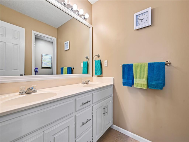 18995 116th Street, Olathe, Kansas, 4 Bedrooms Bedrooms, 0 ,3 BathroomsBathrooms,Residential,For Sale,116th,0,HMS2596992