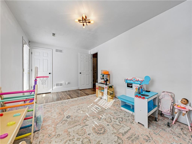 1511 4th Street, Louisburg, Kansas, 3 Bedrooms Bedrooms, 0 ,2 BathroomsBathrooms,Residential,For Sale,4th,0,HMS2598259