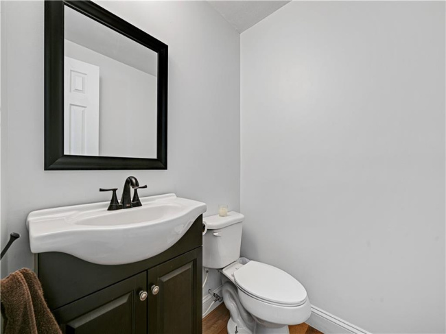 1511 4th Street, Louisburg, Kansas, 3 Bedrooms Bedrooms, 0 ,2 BathroomsBathrooms,Residential,For Sale,4th,0,HMS2598259