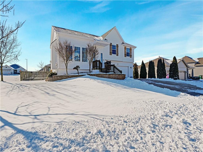 1511 4th Street, Louisburg, Kansas, 3 Bedrooms Bedrooms, 0 ,2 BathroomsBathrooms,Residential,For Sale,4th,0,HMS2598259