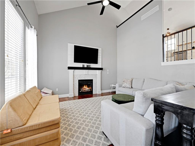 1511 4th Street, Louisburg, Kansas, 3 Bedrooms Bedrooms, 0 ,2 BathroomsBathrooms,Residential,For Sale,4th,0,HMS2598259